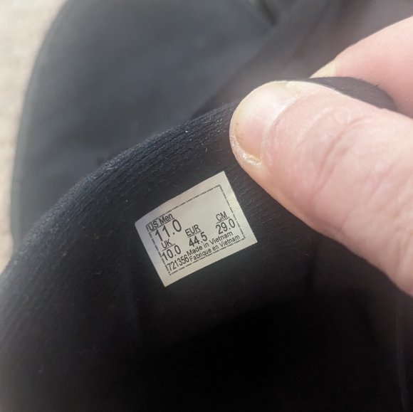 MENS BLACK VANS NEW SIZE 11 MAKE OFFER - Picture 3 of 4